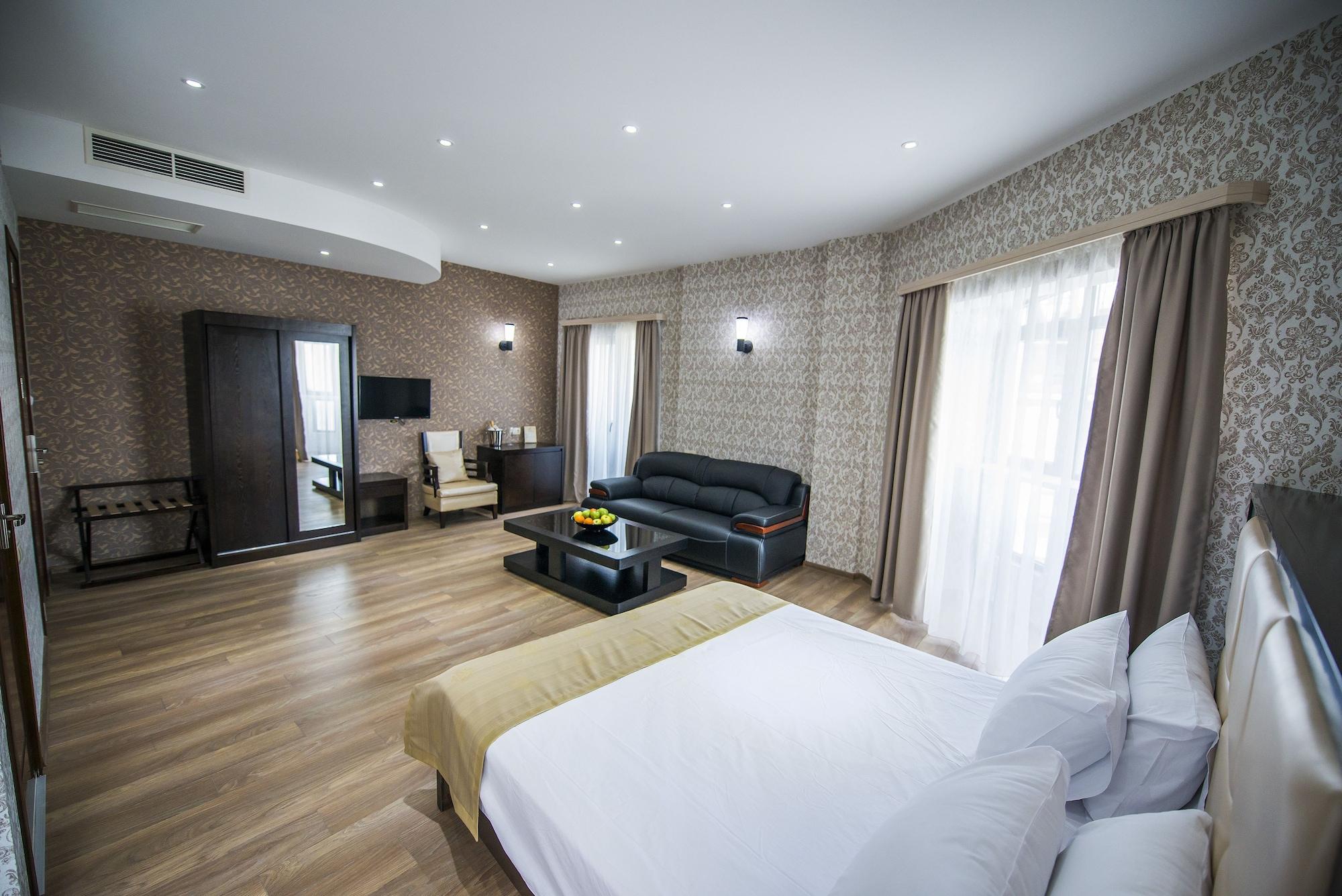 Tbilisi Inn Экстерьер фото