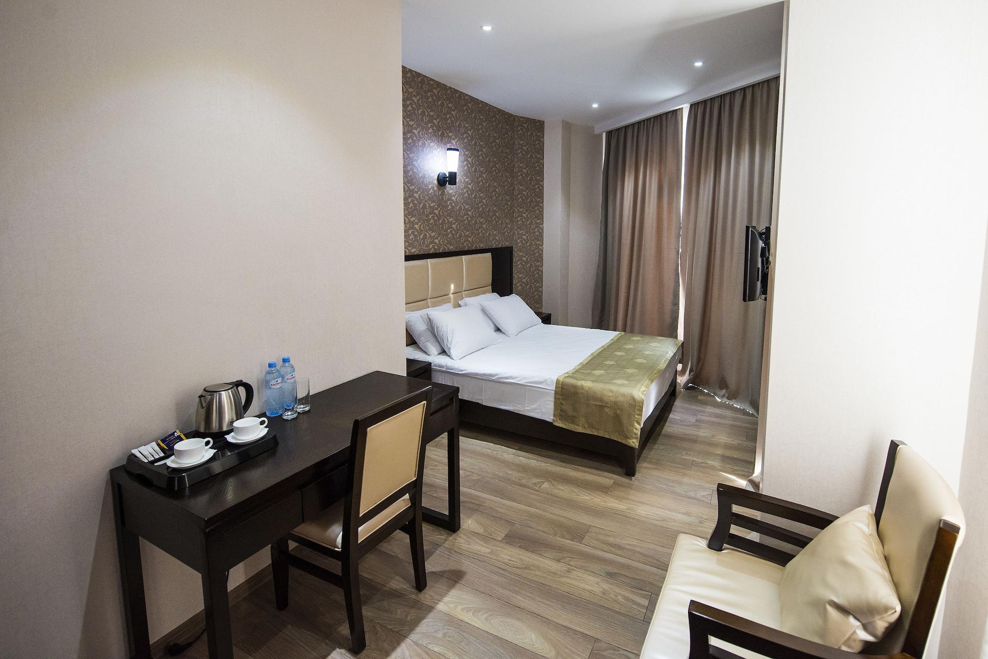 Tbilisi Inn Экстерьер фото