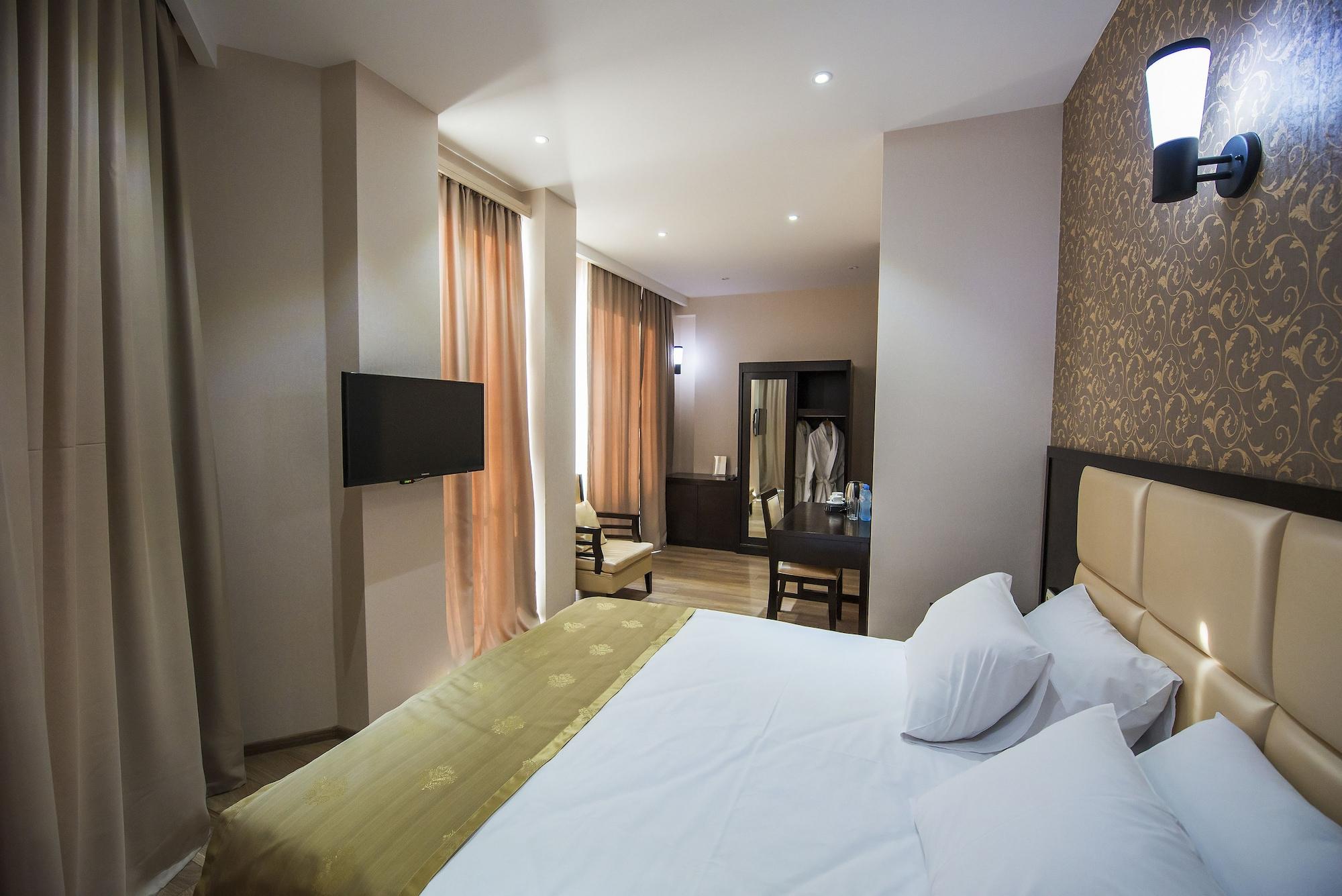 Tbilisi Inn Экстерьер фото