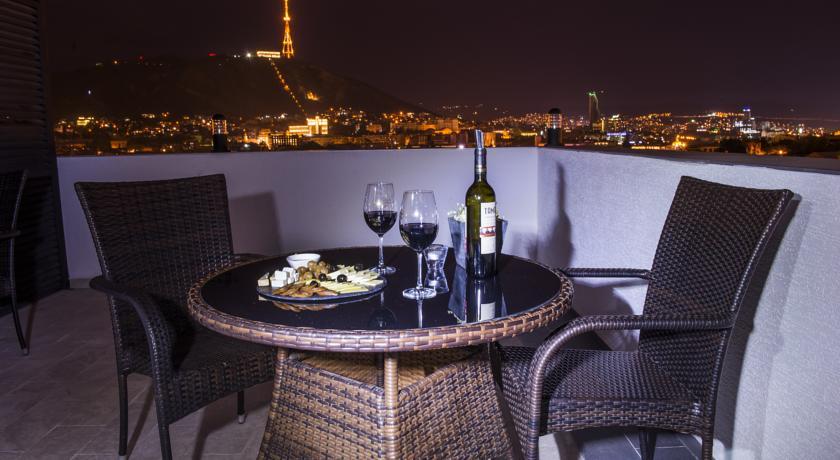 Tbilisi Inn Экстерьер фото