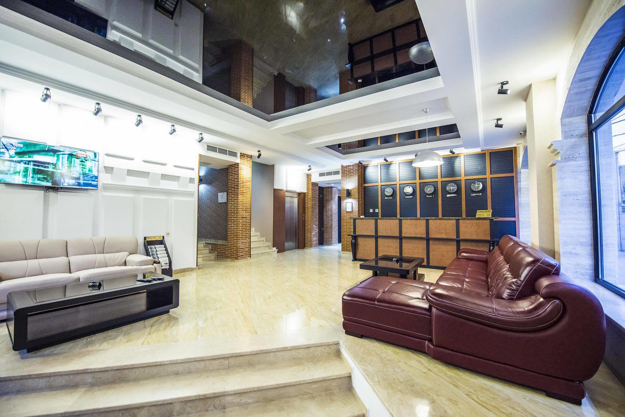 Tbilisi Inn Экстерьер фото