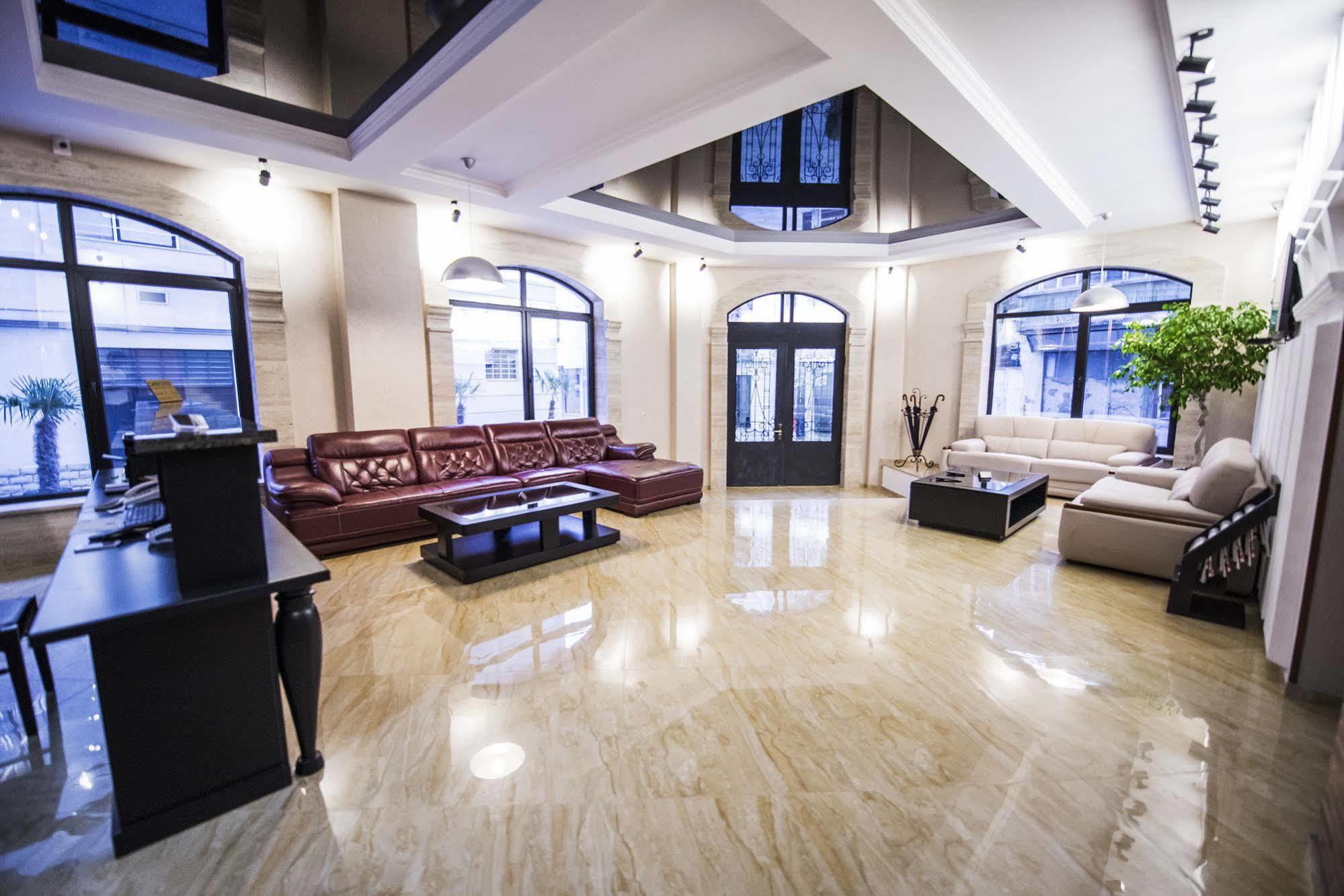 Tbilisi Inn Экстерьер фото